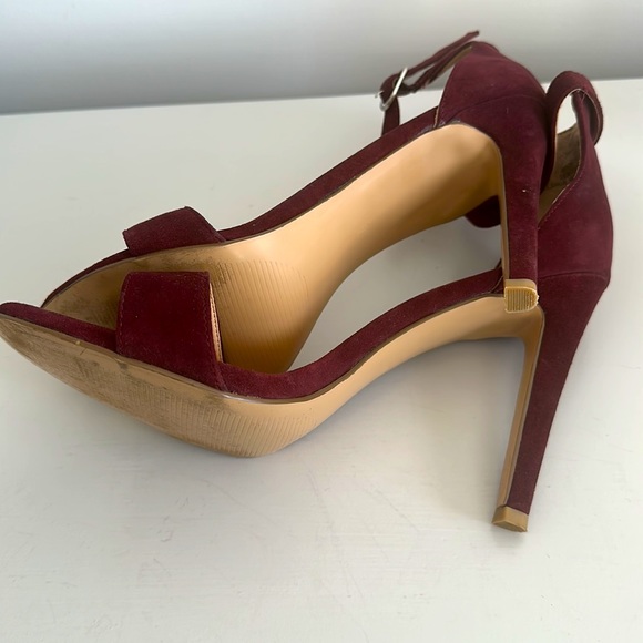 Sz 10 Burgundy Suede Stilettos - Picture 5 of 7